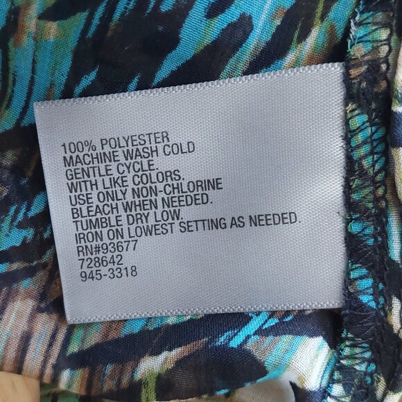 Worthington Women's Plus Size Sheer Sleeveless top front ruffle detail Size 2X - Picture 7 of 9